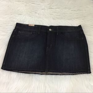 Levi’s Authentic Denim Mini Skirt Raw Hem New Size 31